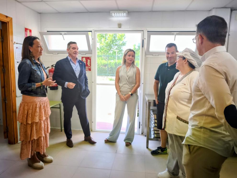 La Consejera Susín, en la cocina del CEIP Josefa Amar y Borbón