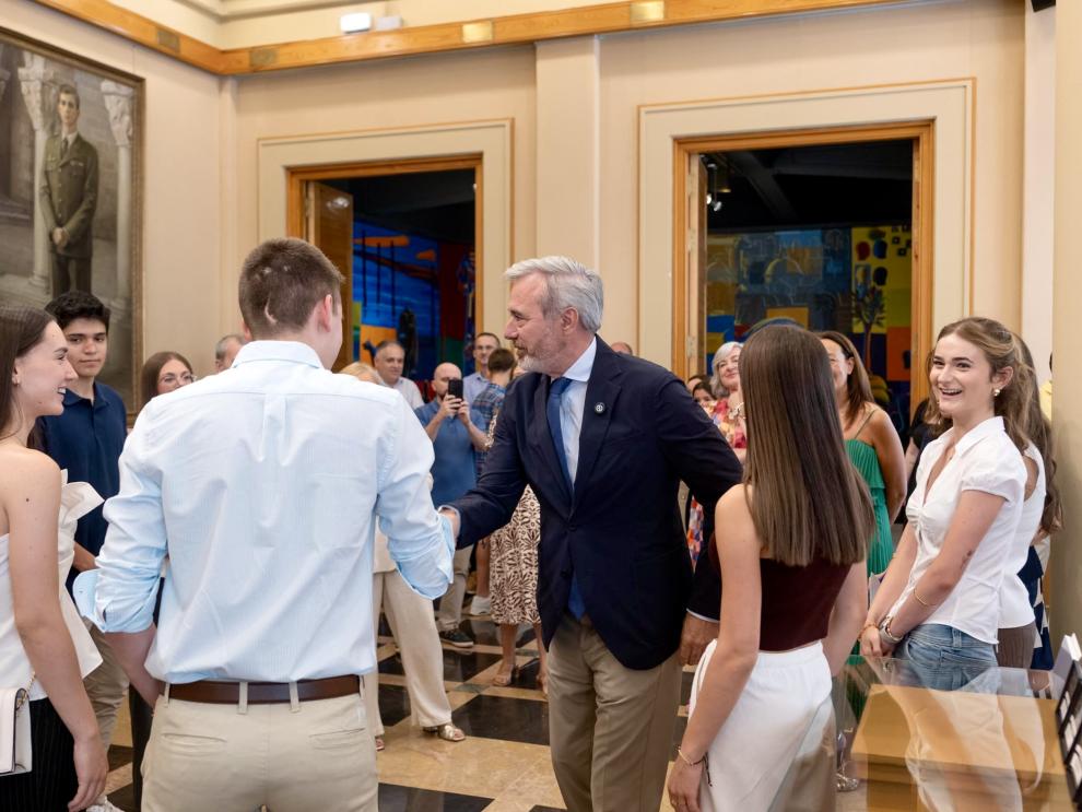 El presidente Azcón, durante la recepción a los estudiantes con mejor expediente en la PAU.