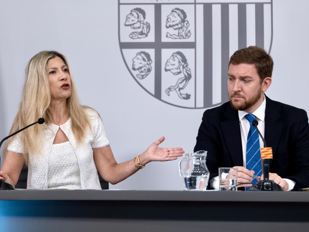 La vicepresidenta y el director general de Justicia presentando las nuevas órdenes del turno de oficio