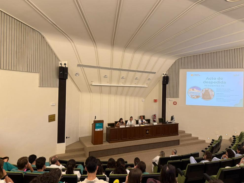 Acto de entrega de orlas y certificados a los MIR de cinco años de formación, hoy, en el Servet