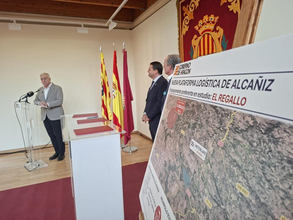 Octavio López ha destacado las ventajas de implantar un nuevo desarrollo logístico en Alcañiz.