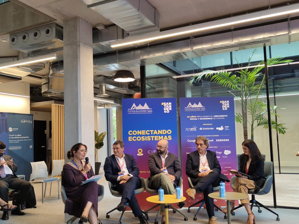 La consejera Eva Valle esta tarde en el encuentro ASEMITIC, en Santander.