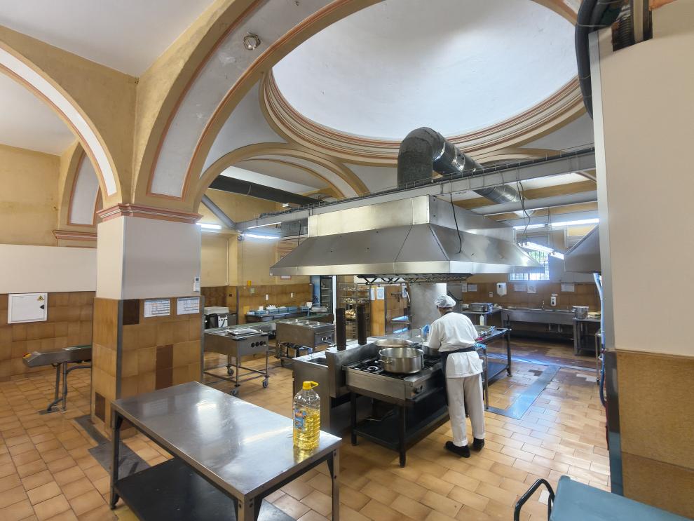 Imagen de la cocina del Hospital Nuestra Señora de Gracia, que ha recuperado hoy su actividad