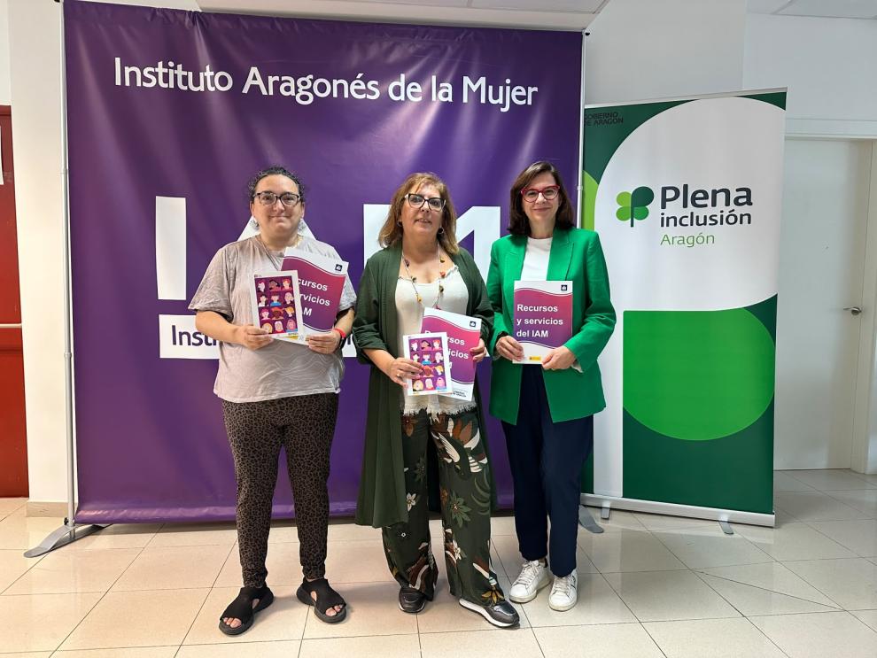 Presentación del nuevo folleto en lectura fácil con los recursos y servicios del IAM