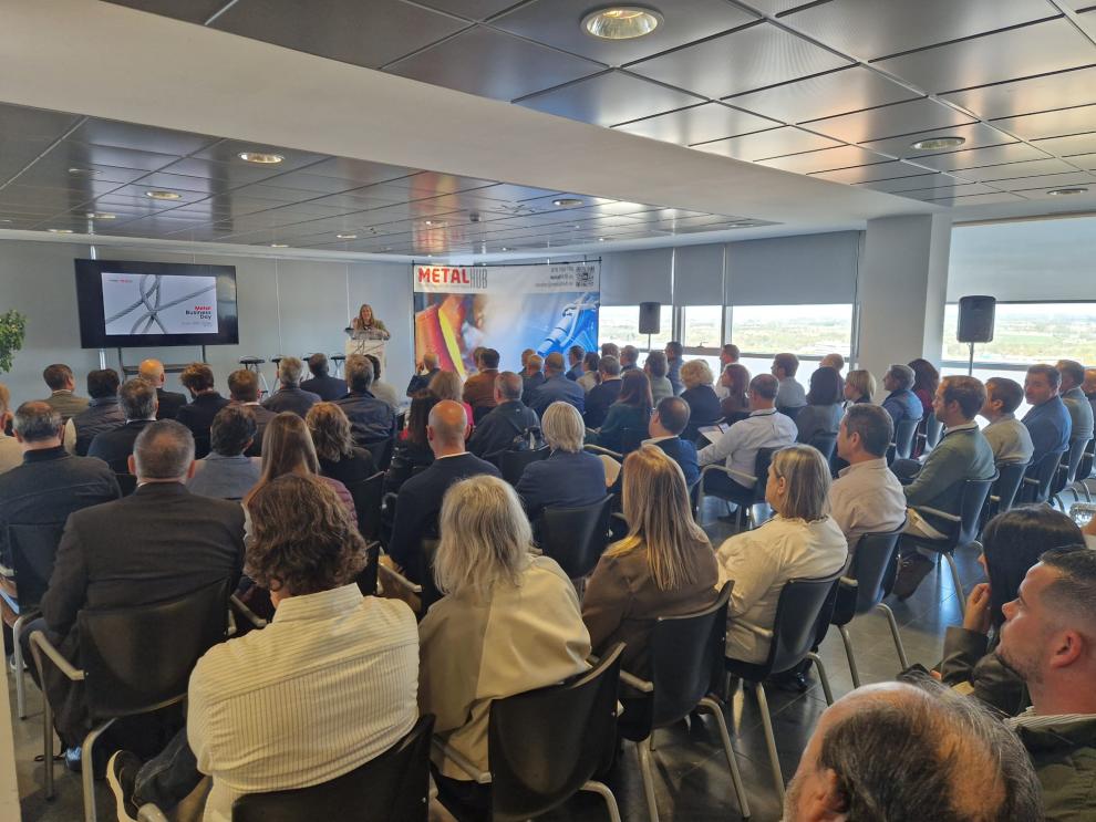 La directora general Mar Paños, en la apertura del Metal Day celebrado esta mañana en Zaragoza.