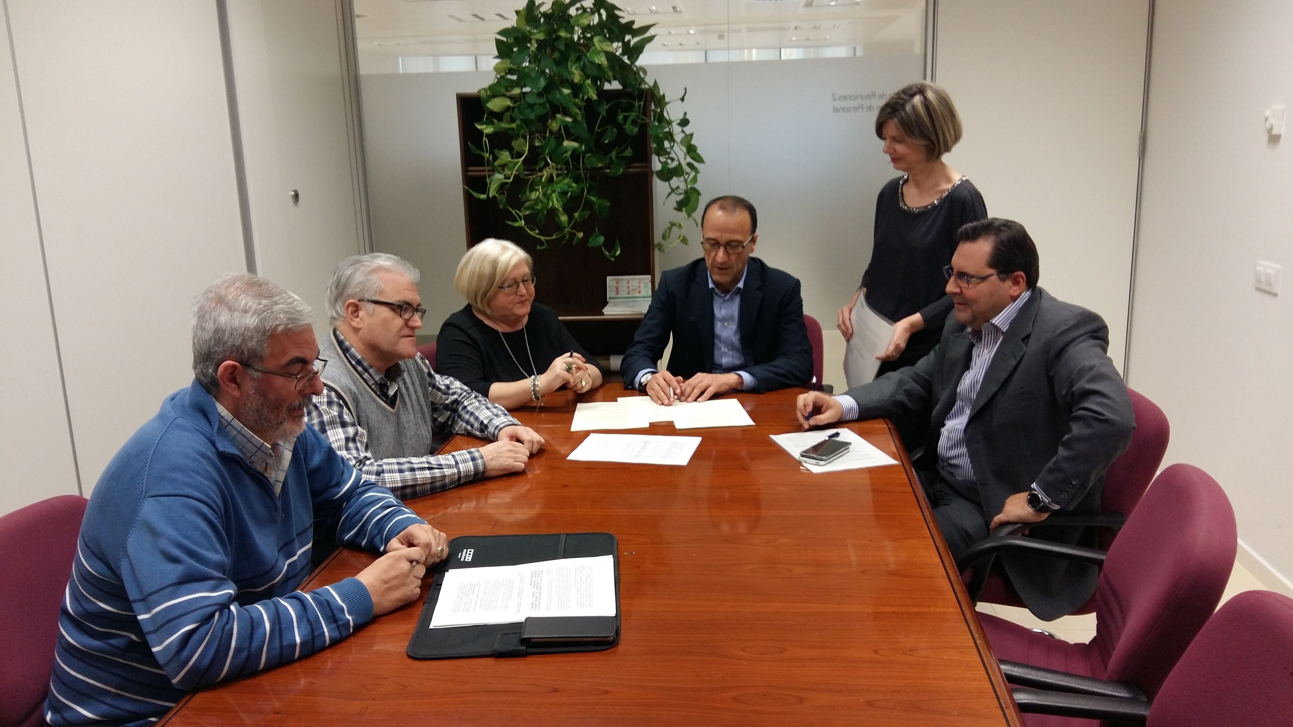 Educación firma un acuerdo de plantillas para dar estabilidad a los ...